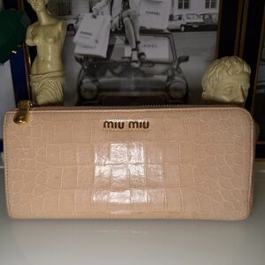 Authentic miu miu Long Wallet Pink & Gold.